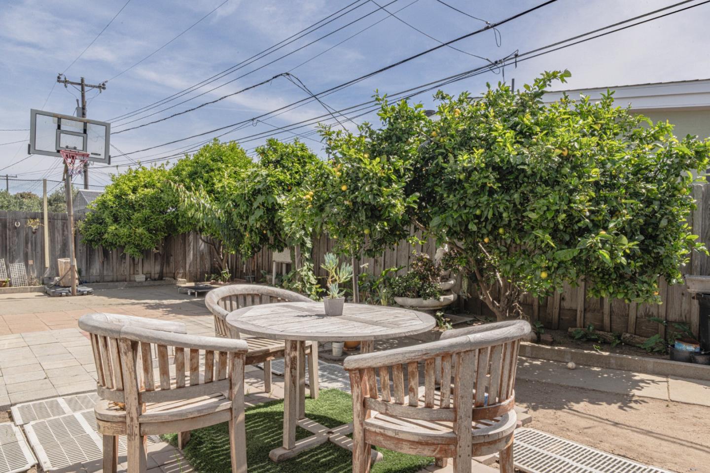 Detail Gallery Image 38 of 41 For 40 Saint Brendan Way, Salinas,  CA 93906 - 4 Beds | 3 Baths