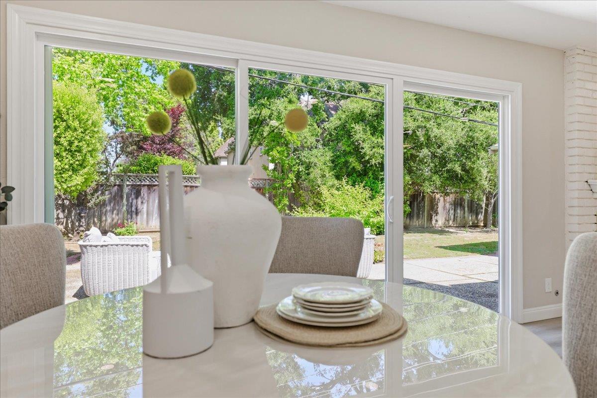 Detail Gallery Image 10 of 48 For 7733 Lilac Way, Cupertino,  CA 95014 - 4 Beds | 2 Baths