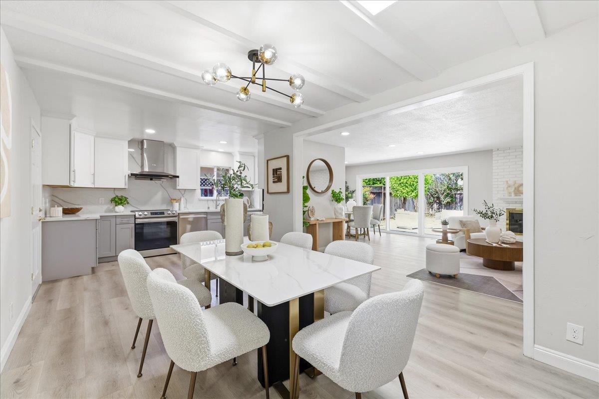 Detail Gallery Image 11 of 48 For 7733 Lilac Way, Cupertino,  CA 95014 - 4 Beds | 2 Baths