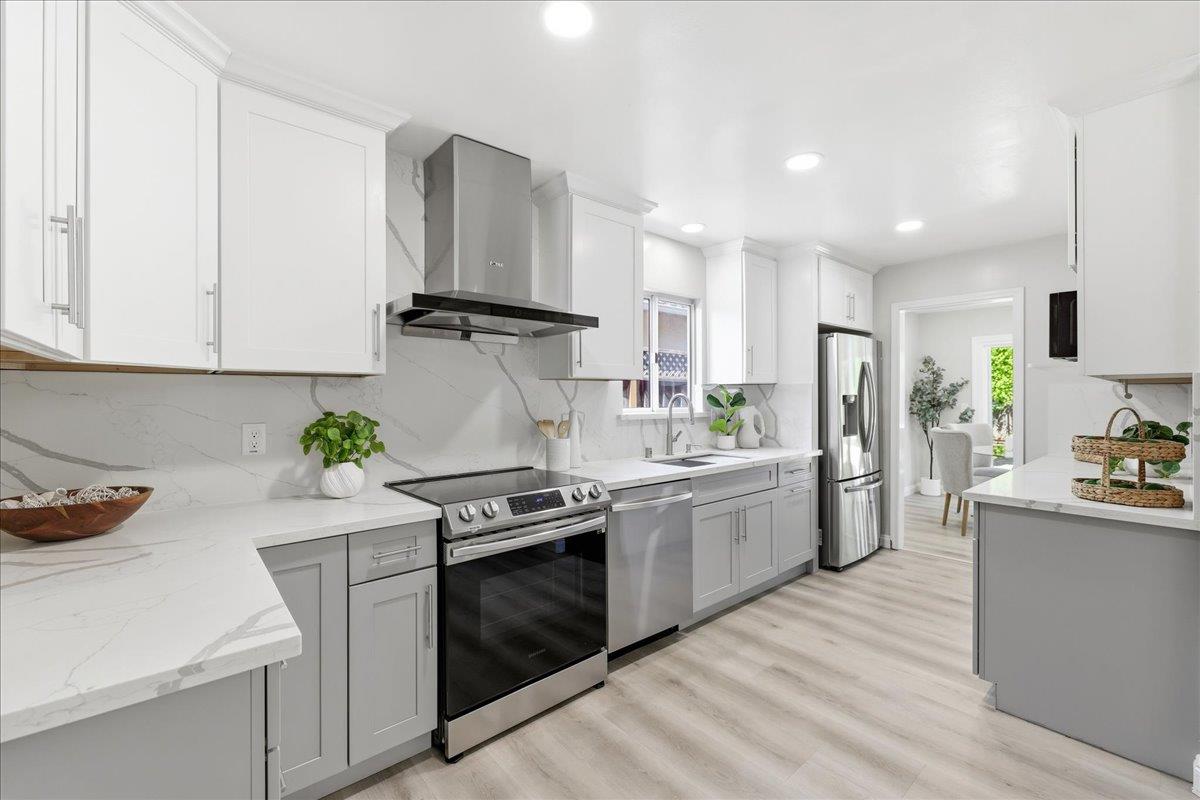 Detail Gallery Image 12 of 48 For 7733 Lilac Way, Cupertino,  CA 95014 - 4 Beds | 2 Baths