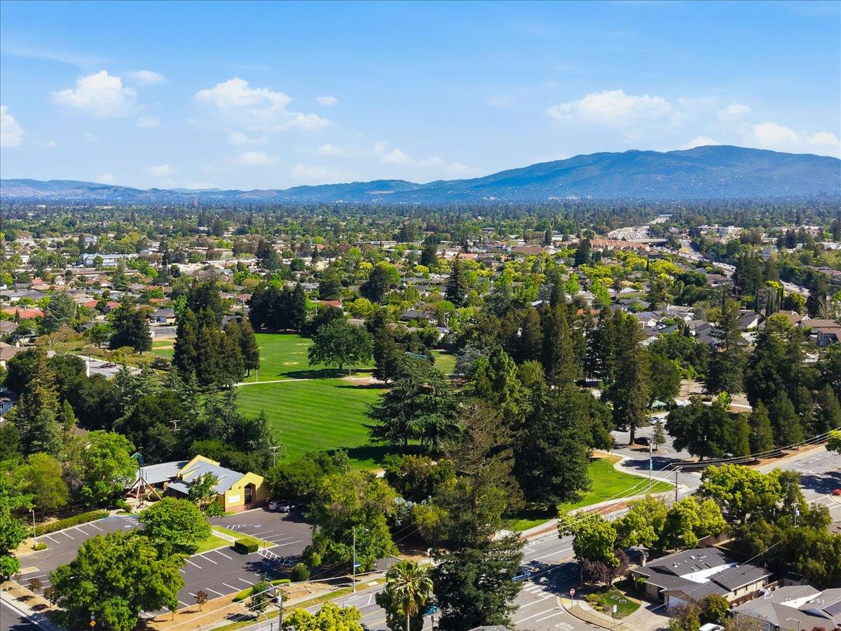 Detail Gallery Image 35 of 48 For 7733 Lilac Way, Cupertino,  CA 95014 - 4 Beds | 2 Baths