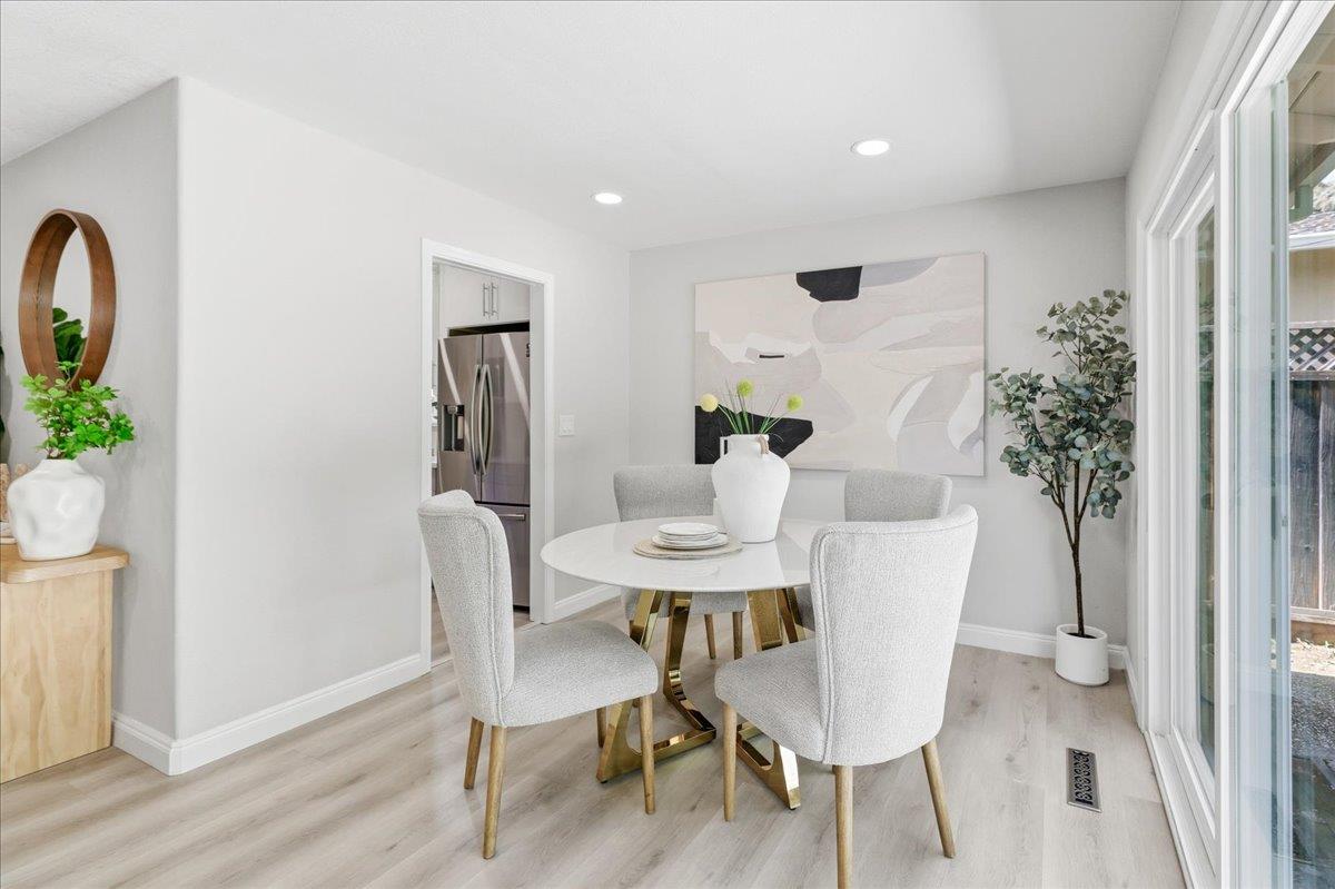 Detail Gallery Image 9 of 48 For 7733 Lilac Way, Cupertino,  CA 95014 - 4 Beds | 2 Baths