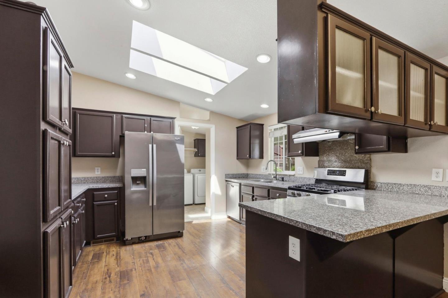 Detail Gallery Image 10 of 41 For 125 N Mary Ave #14,  Sunnyvale,  CA 94086 - 4 Beds | 3 Baths