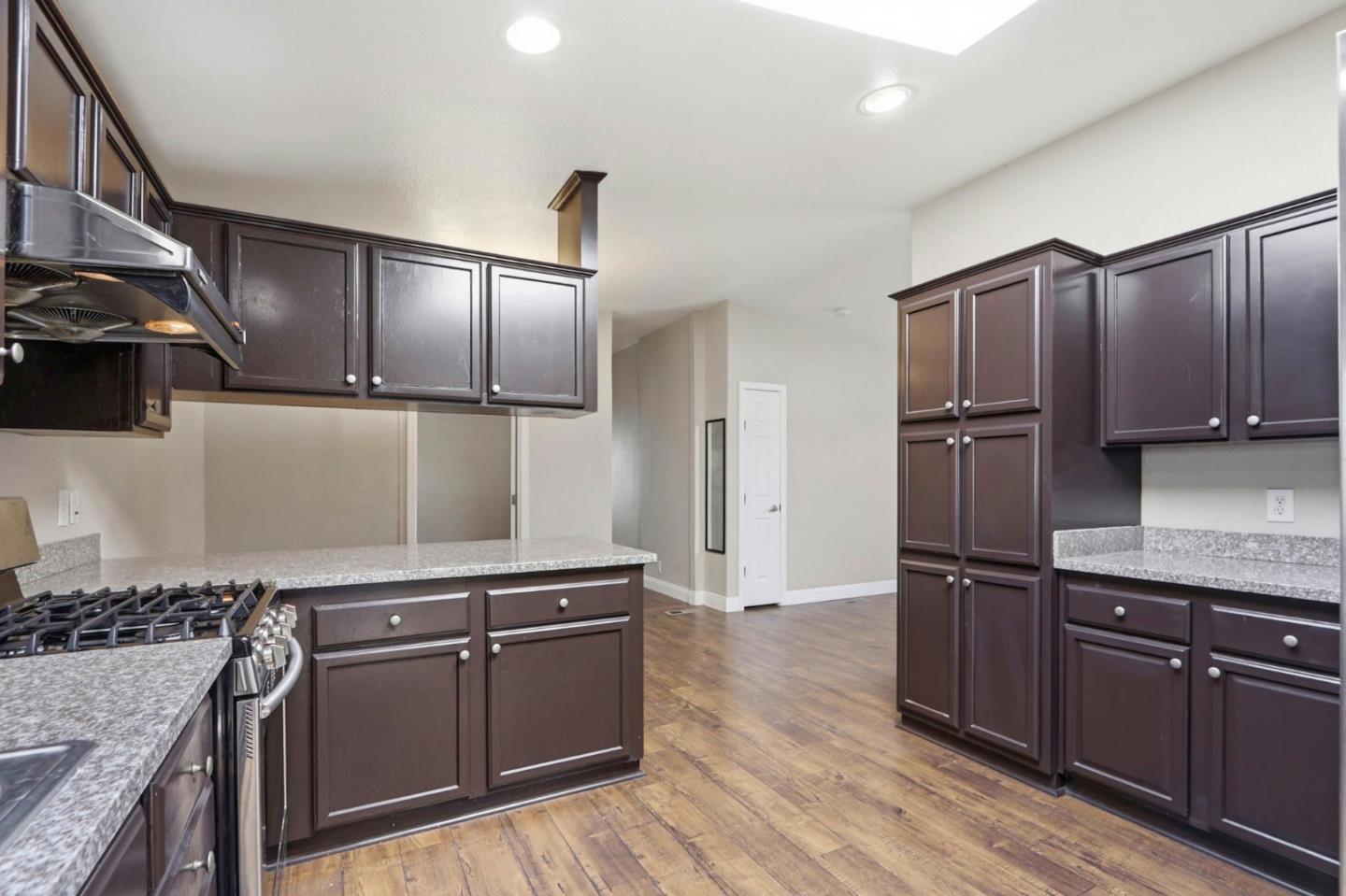 Detail Gallery Image 11 of 41 For 125 N Mary Ave #14,  Sunnyvale,  CA 94086 - 4 Beds | 3 Baths