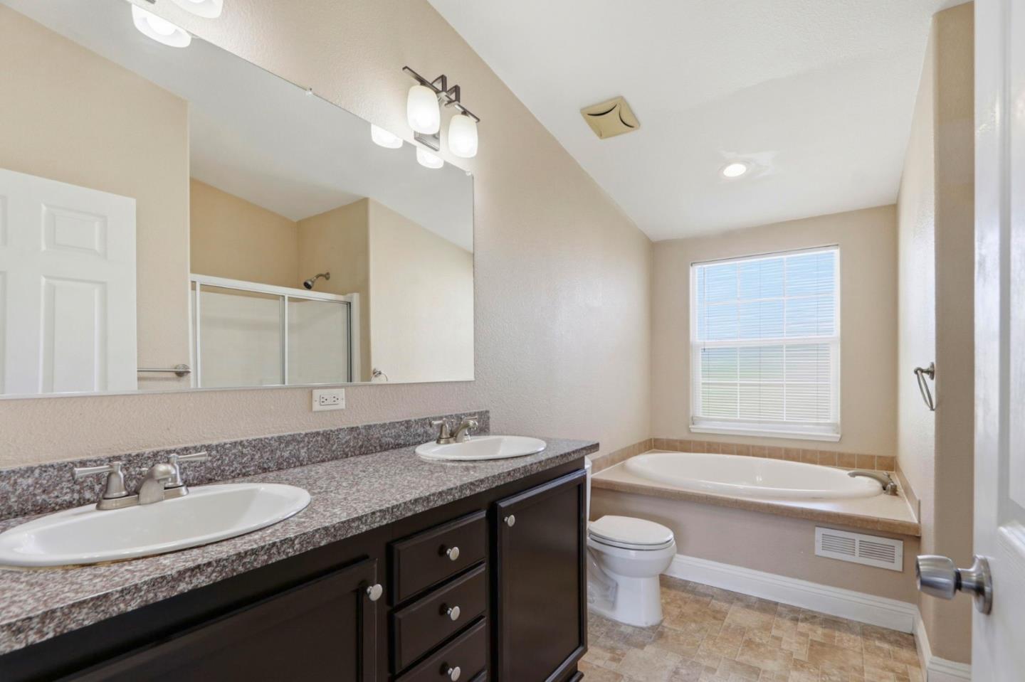 Detail Gallery Image 32 of 41 For 125 N Mary Ave #14,  Sunnyvale,  CA 94086 - 4 Beds | 3 Baths