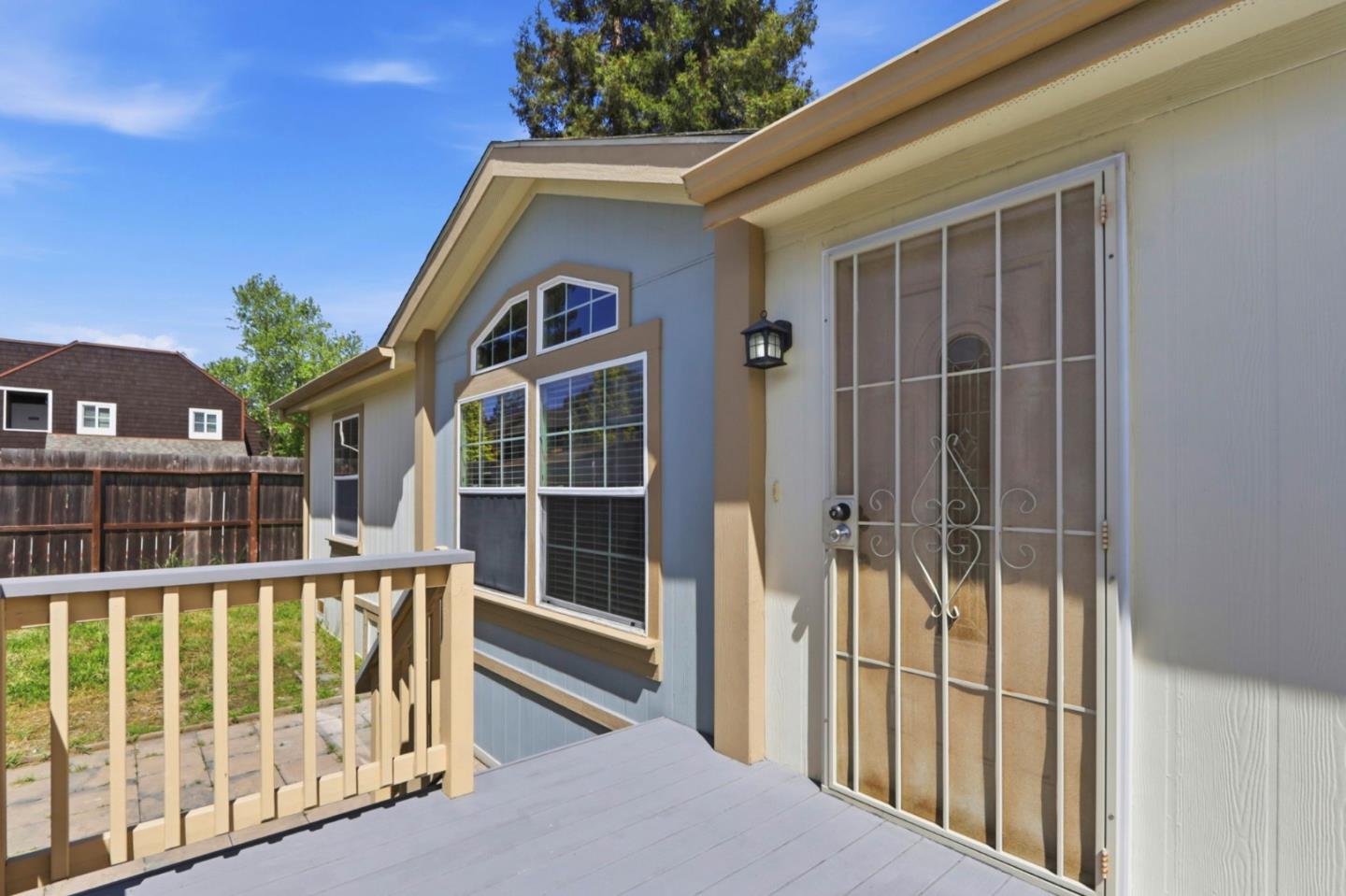 Detail Gallery Image 4 of 41 For 125 N Mary Ave #14,  Sunnyvale,  CA 94086 - 4 Beds | 3 Baths