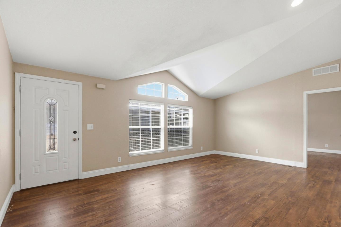 Detail Gallery Image 6 of 41 For 125 N Mary Ave #14,  Sunnyvale,  CA 94086 - 4 Beds | 3 Baths