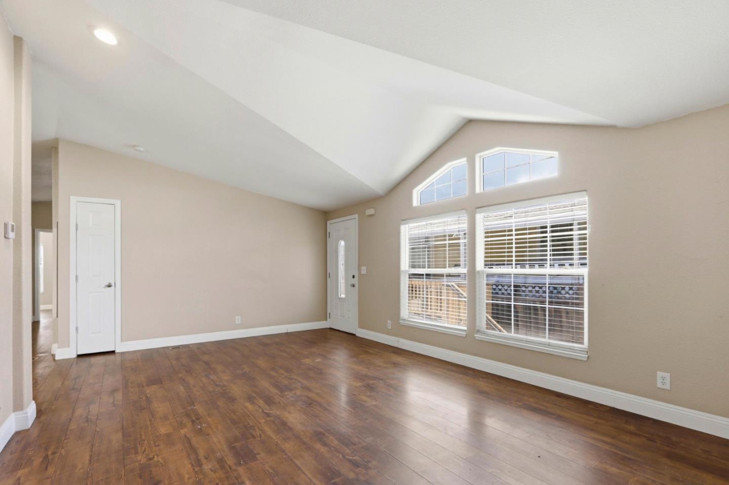 Detail Gallery Image 8 of 41 For 125 N Mary Ave #14,  Sunnyvale,  CA 94086 - 4 Beds | 3 Baths