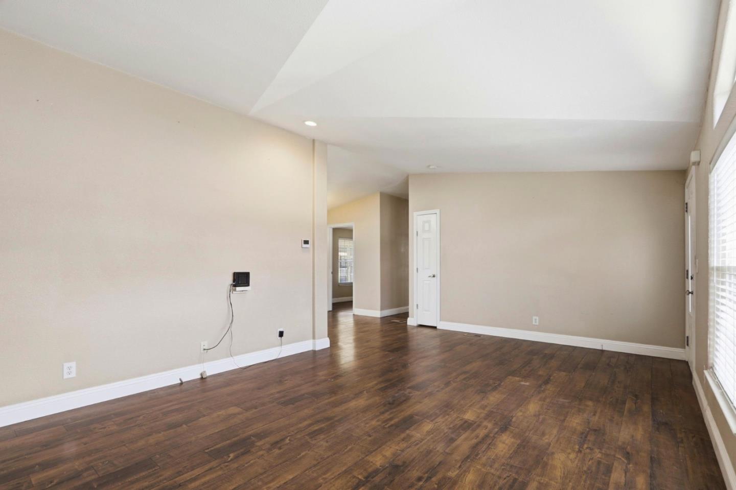 Detail Gallery Image 9 of 41 For 125 N Mary Ave #14,  Sunnyvale,  CA 94086 - 4 Beds | 3 Baths