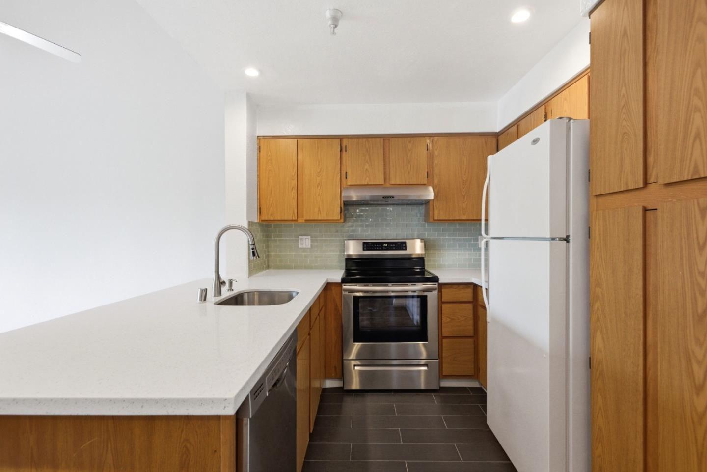 Detail Gallery Image 21 of 56 For 39224 Guardino Dr #314,  Fremont,  CA 94538 - 1 Beds | 1 Baths