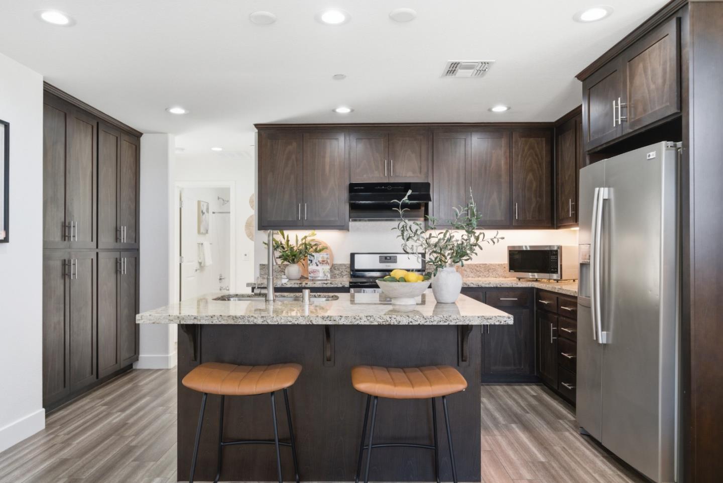 Detail Gallery Image 9 of 36 For 4023 Clydesdale Cmn, Fremont,  CA 94555 - 2 Beds | 2 Baths