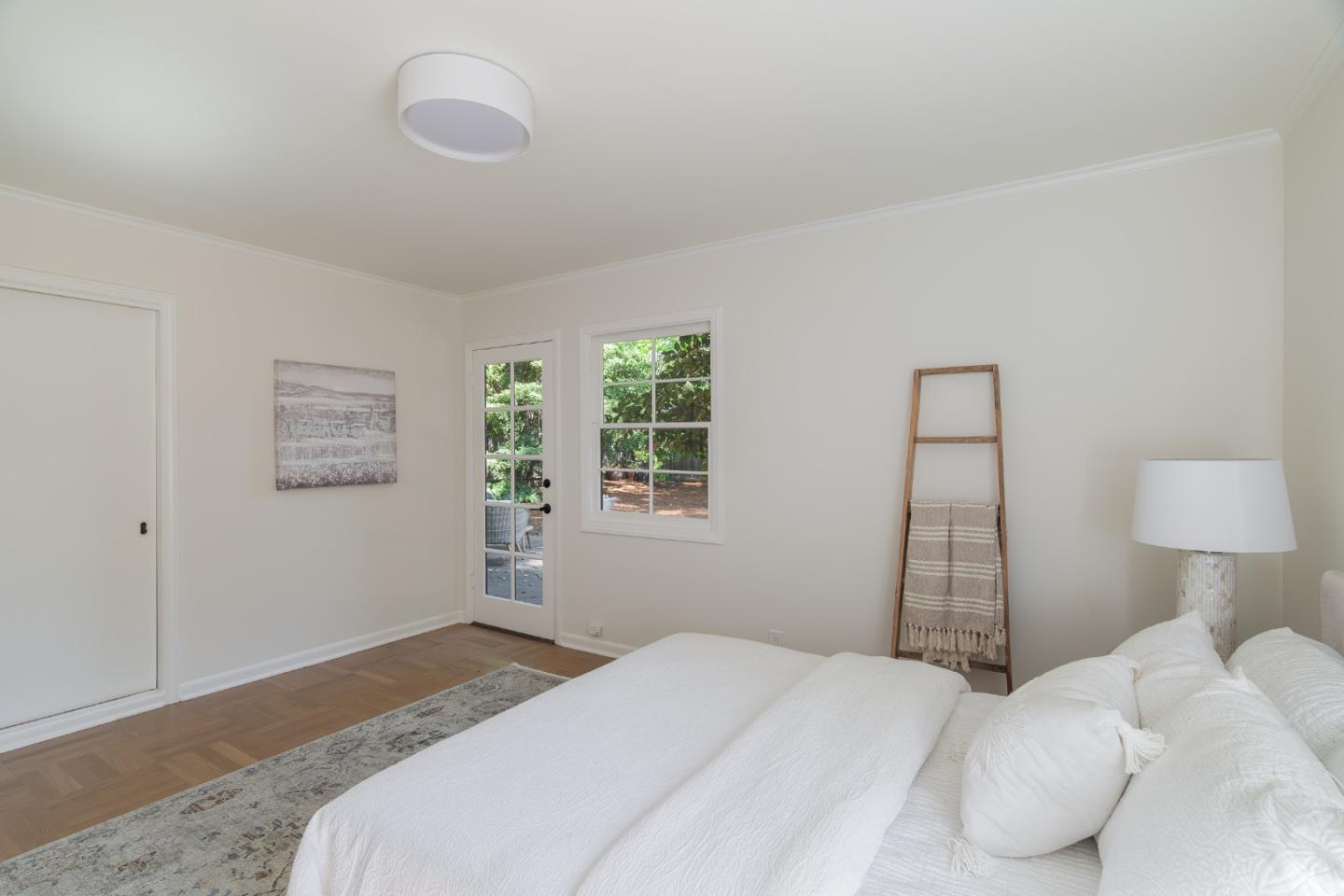 Detail Gallery Image 12 of 31 For 1581 Dana Ave, Palo Alto,  CA 94303 - 5 Beds | 3 Baths