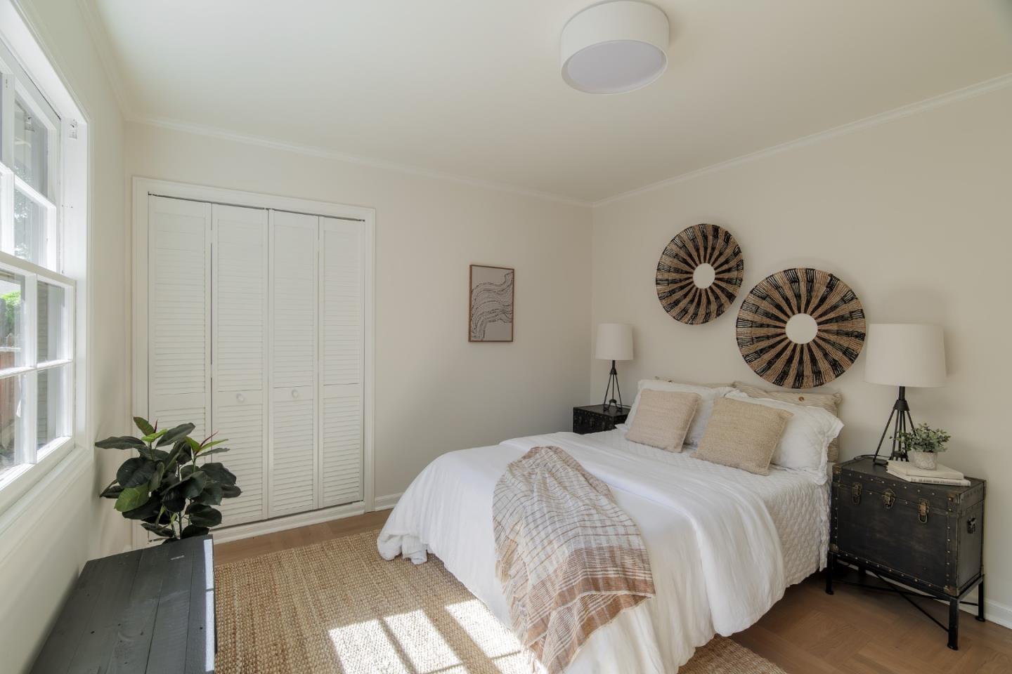 Detail Gallery Image 13 of 31 For 1581 Dana Ave, Palo Alto,  CA 94303 - 5 Beds | 3 Baths