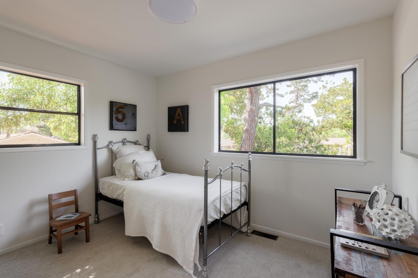 Detail Gallery Image 18 of 31 For 1581 Dana Ave, Palo Alto,  CA 94303 - 5 Beds | 3 Baths