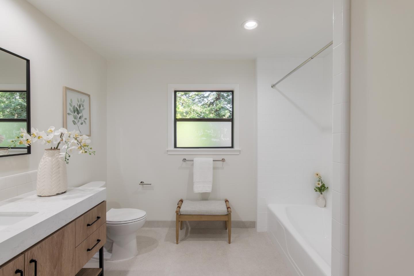 Detail Gallery Image 24 of 31 For 1581 Dana Ave, Palo Alto,  CA 94303 - 5 Beds | 3 Baths