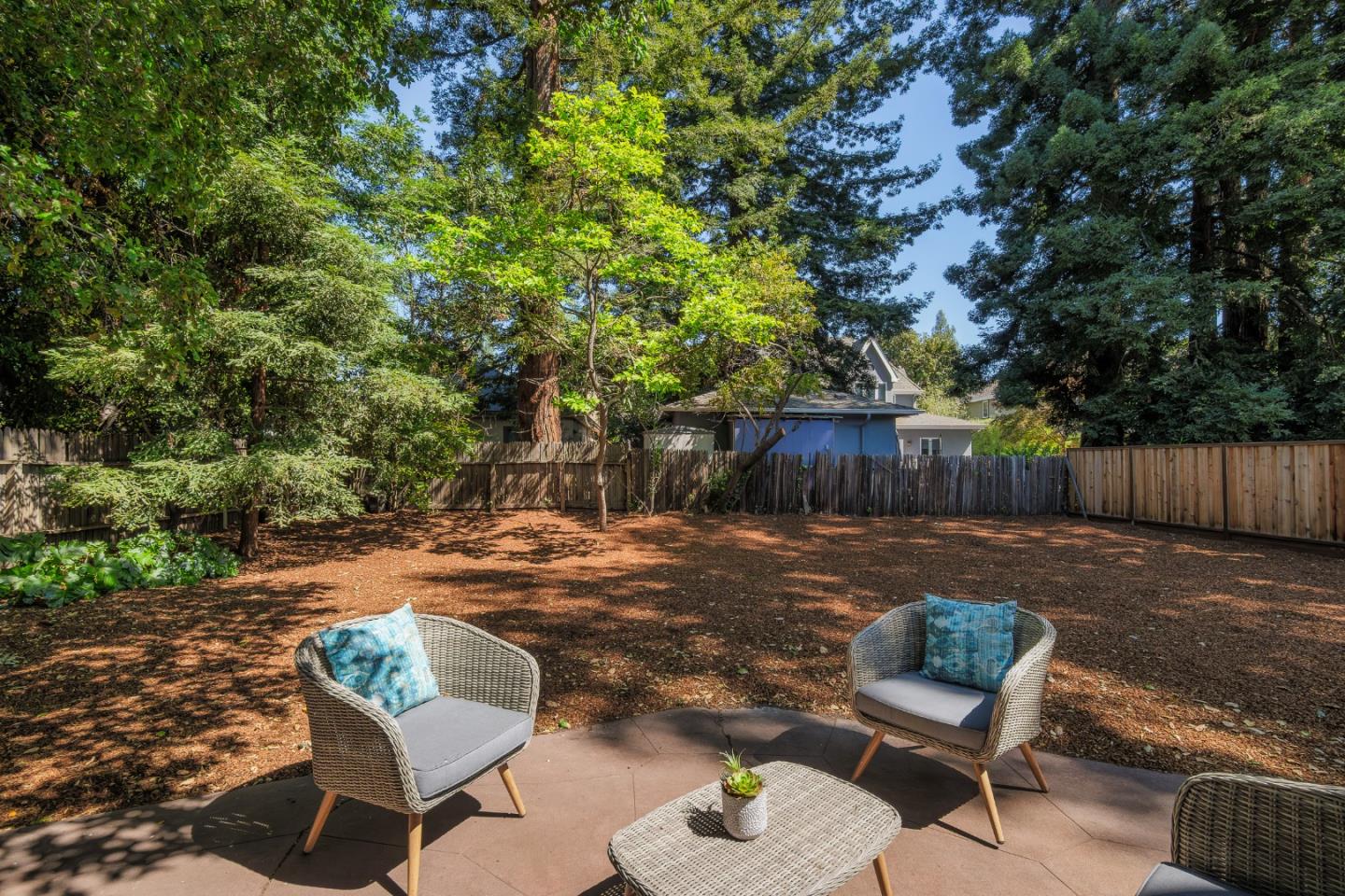 Detail Gallery Image 26 of 31 For 1581 Dana Ave, Palo Alto,  CA 94303 - 5 Beds | 3 Baths