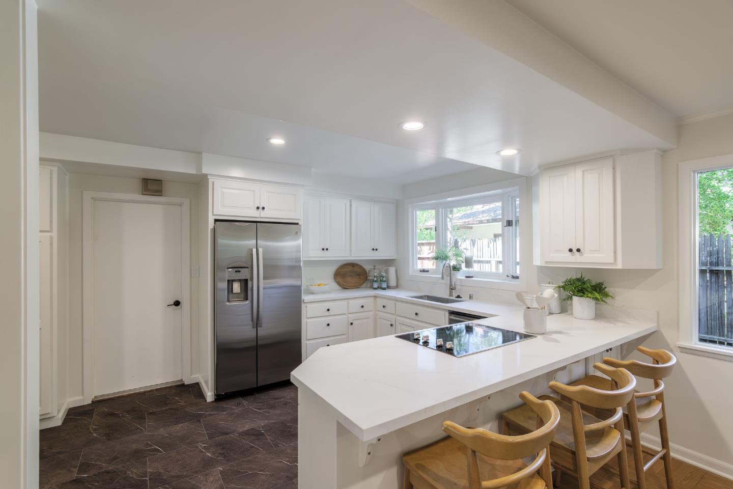 Detail Gallery Image 5 of 31 For 1581 Dana Ave, Palo Alto,  CA 94303 - 5 Beds | 3 Baths