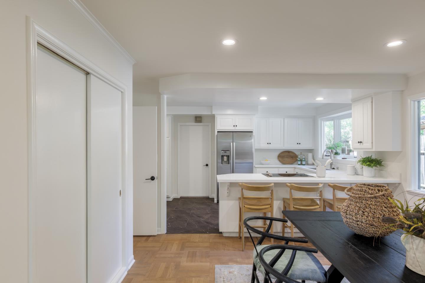 Detail Gallery Image 8 of 31 For 1581 Dana Ave, Palo Alto,  CA 94303 - 5 Beds | 3 Baths