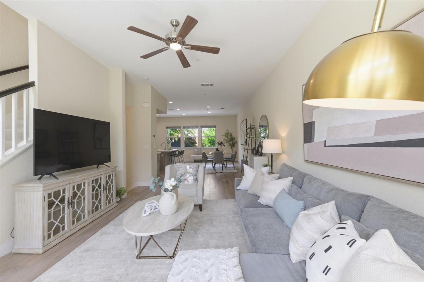 Detail Gallery Image 12 of 38 For 302 Cherokee Loop, Mountain View,  CA 94043 - 3 Beds | 3/1 Baths