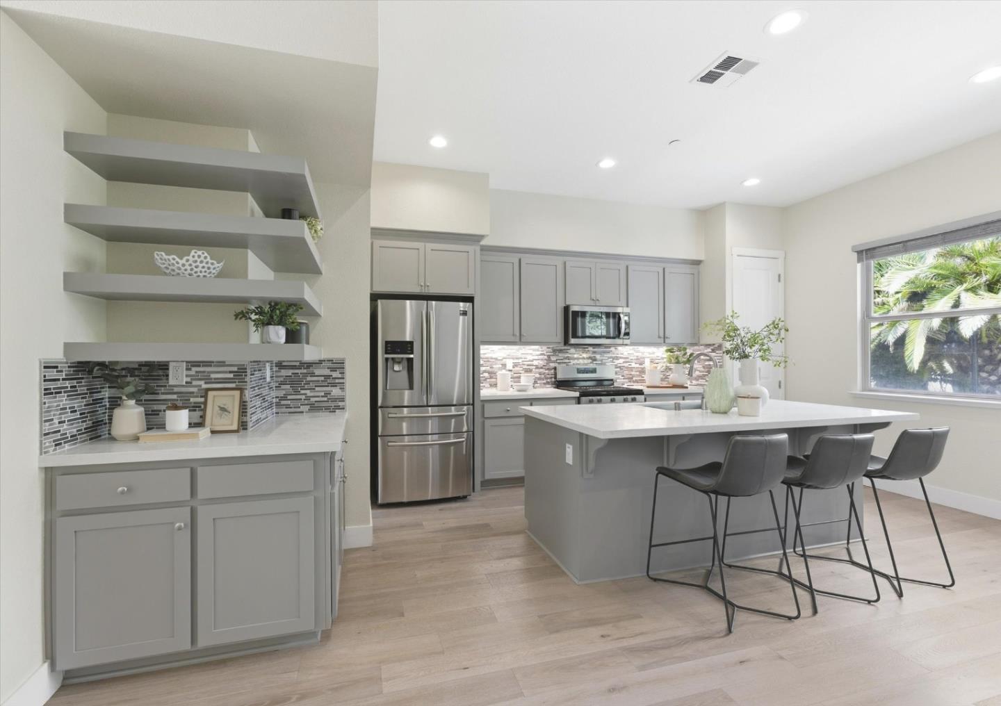 Detail Gallery Image 18 of 38 For 302 Cherokee Loop, Mountain View,  CA 94043 - 3 Beds | 3/1 Baths