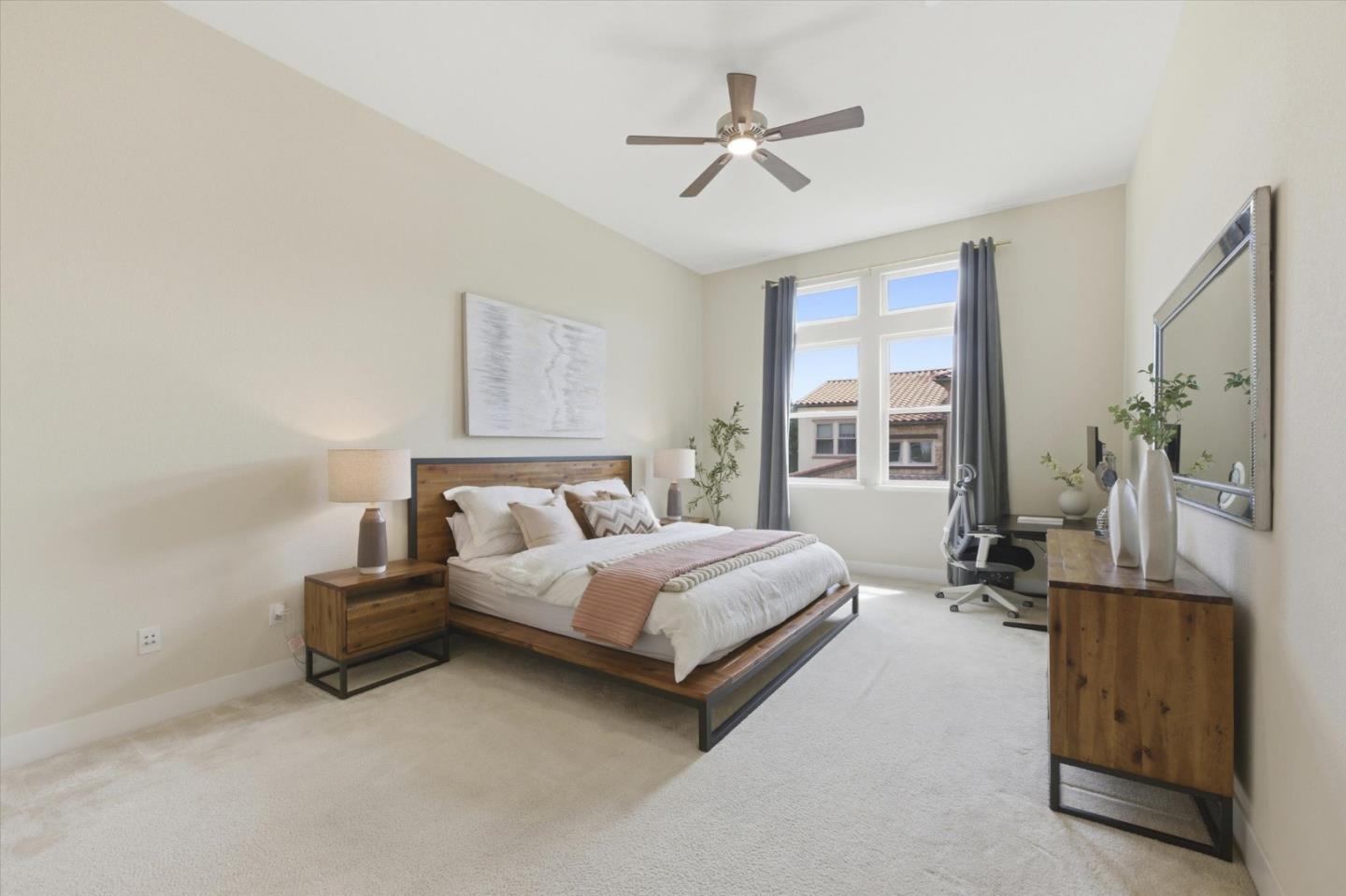 Detail Gallery Image 22 of 38 For 302 Cherokee Loop, Mountain View,  CA 94043 - 3 Beds | 3/1 Baths