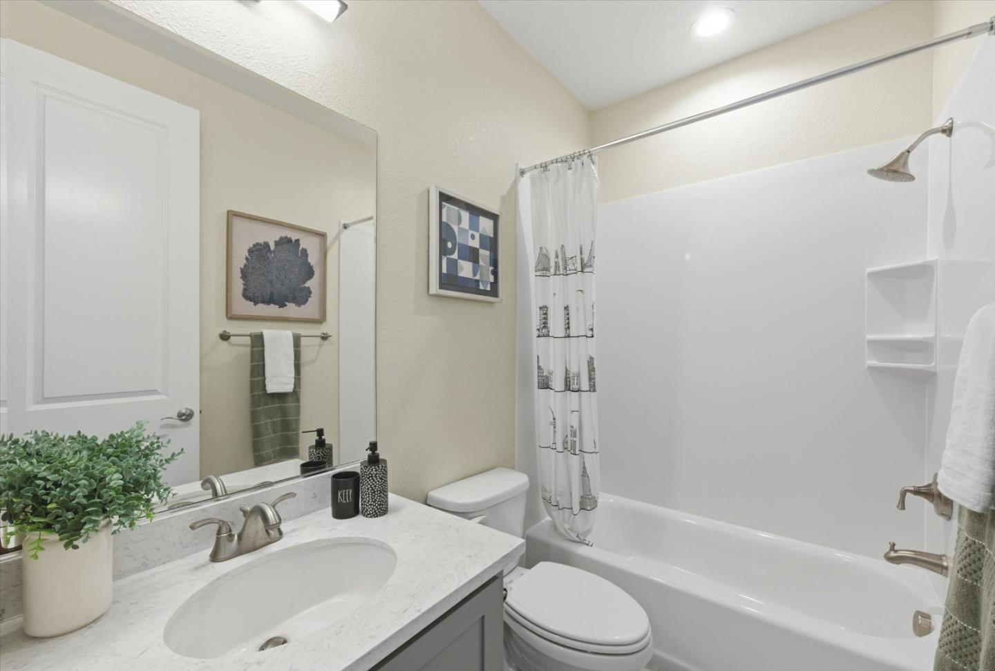 Detail Gallery Image 26 of 38 For 302 Cherokee Loop, Mountain View,  CA 94043 - 3 Beds | 3/1 Baths