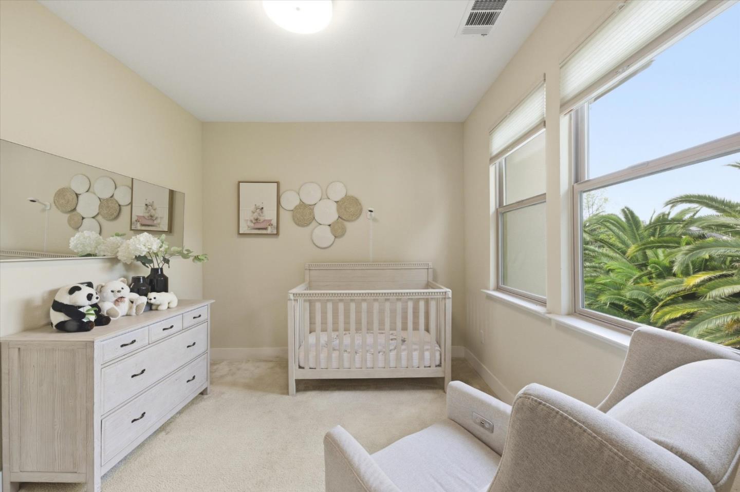 Detail Gallery Image 27 of 38 For 302 Cherokee Loop, Mountain View,  CA 94043 - 3 Beds | 3/1 Baths