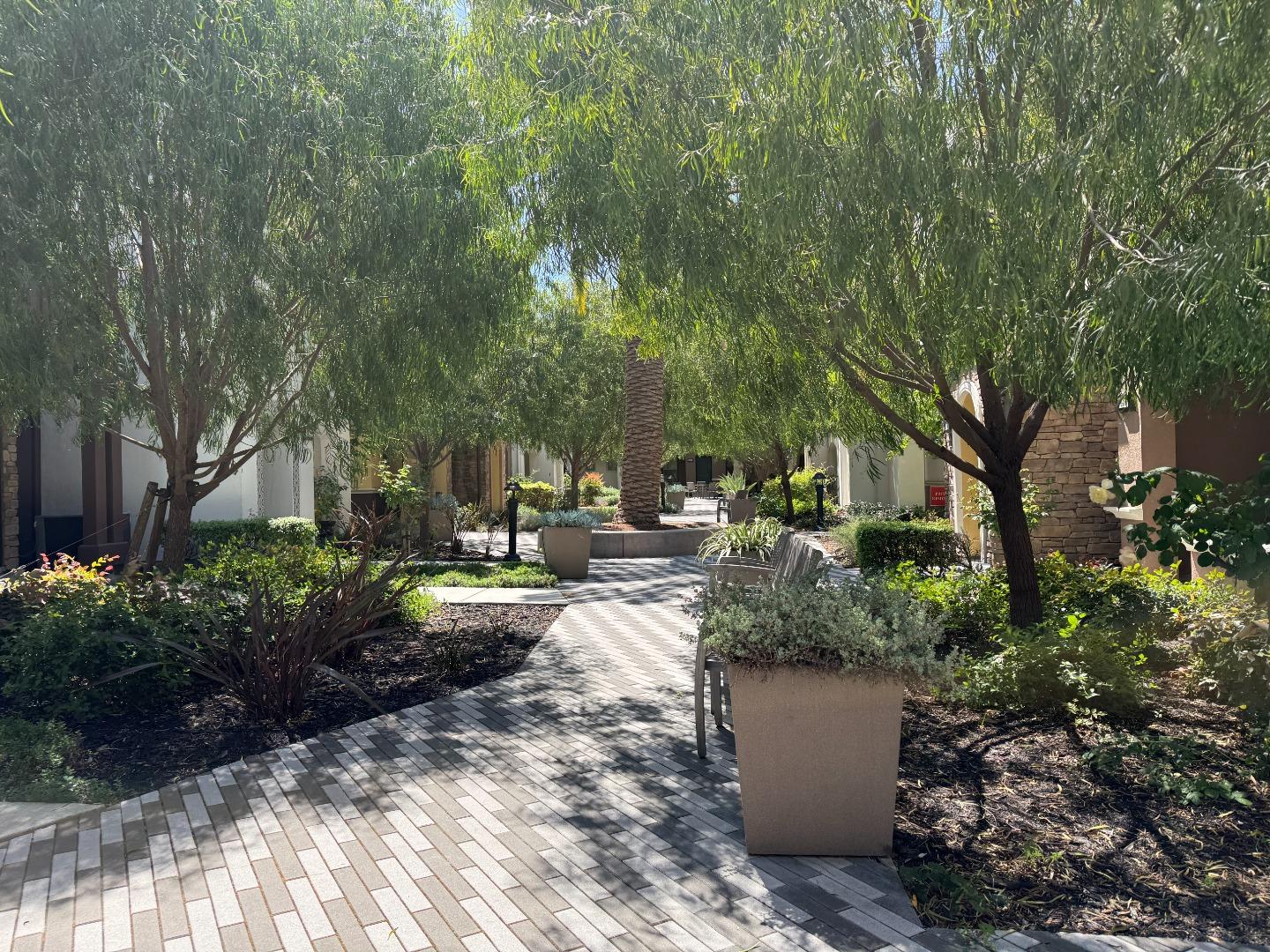 Detail Gallery Image 35 of 38 For 302 Cherokee Loop, Mountain View,  CA 94043 - 3 Beds | 3/1 Baths