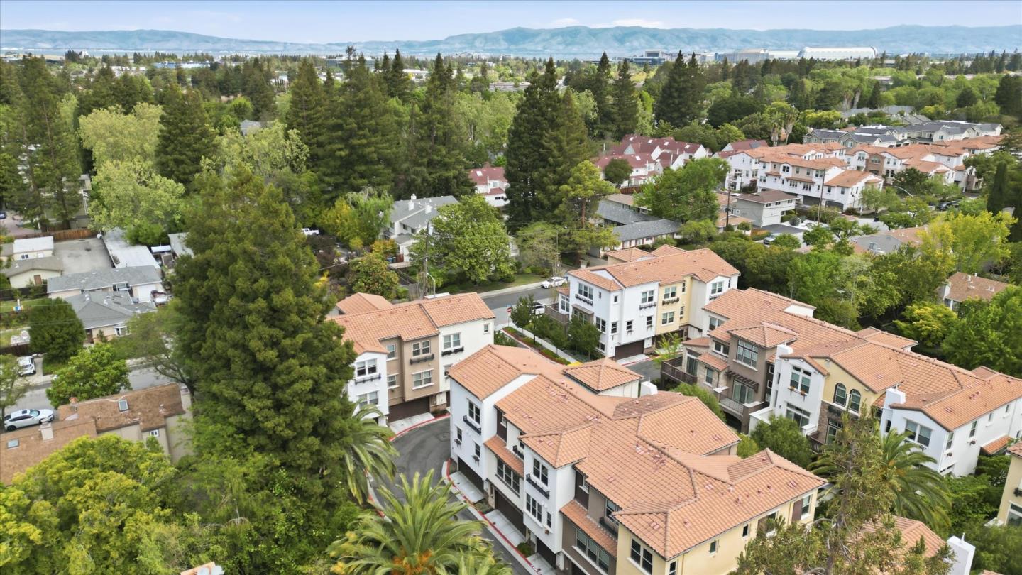 Detail Gallery Image 36 of 38 For 302 Cherokee Loop, Mountain View,  CA 94043 - 3 Beds | 3/1 Baths