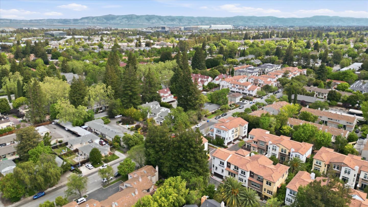 Detail Gallery Image 37 of 38 For 302 Cherokee Loop, Mountain View,  CA 94043 - 3 Beds | 3/1 Baths