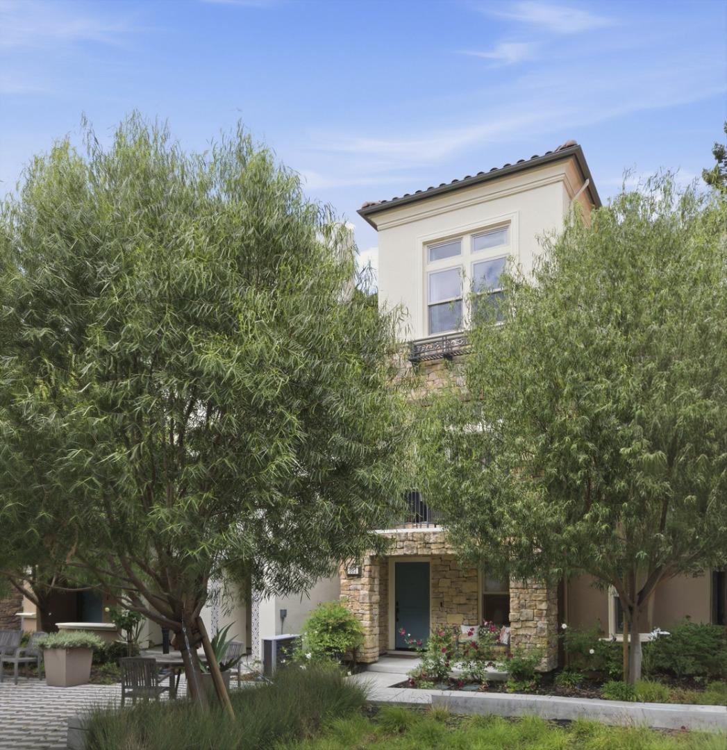 Detail Gallery Image 6 of 38 For 302 Cherokee Loop, Mountain View,  CA 94043 - 3 Beds | 3/1 Baths