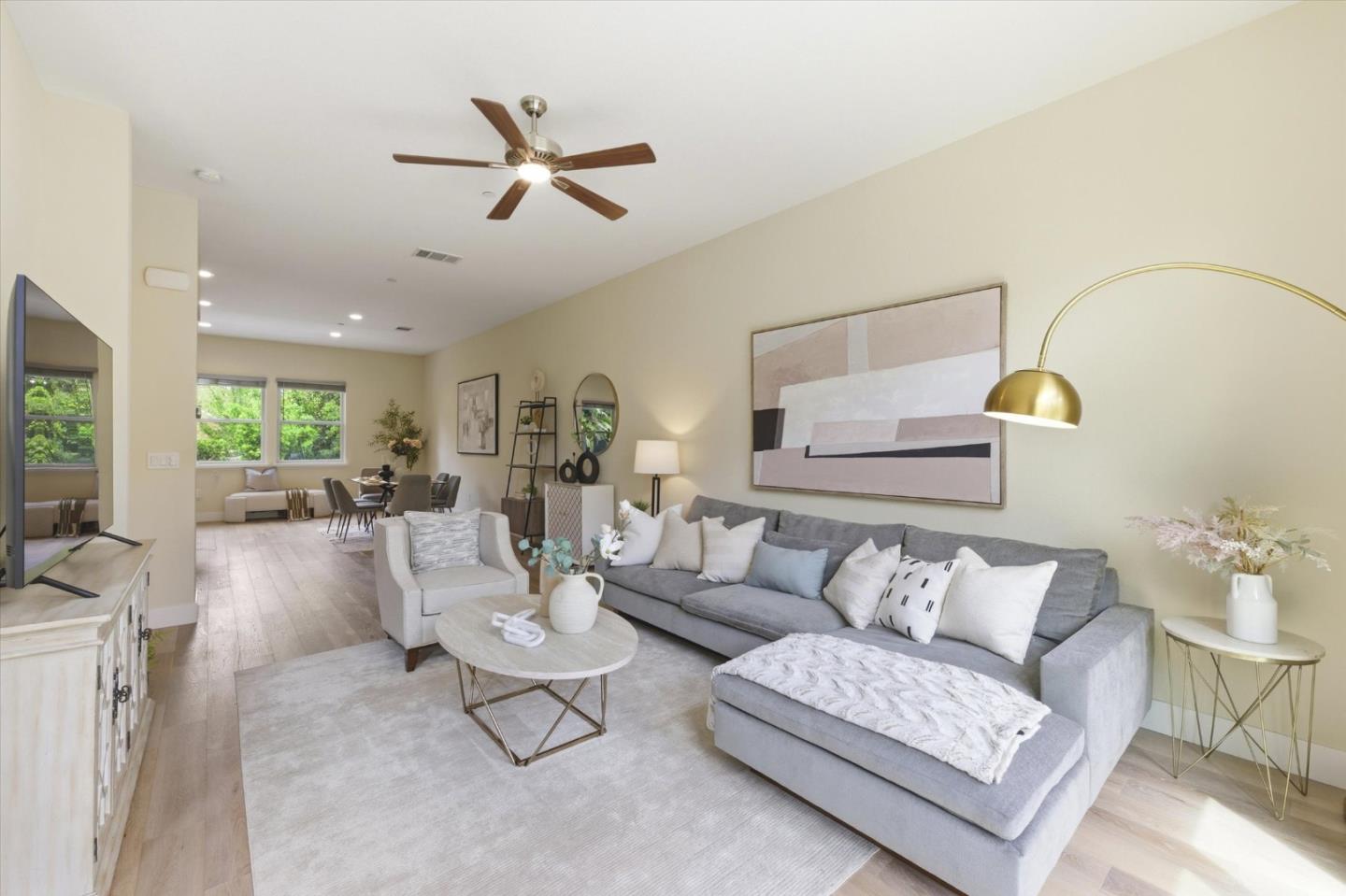 Detail Gallery Image 9 of 38 For 302 Cherokee Loop, Mountain View,  CA 94043 - 3 Beds | 3/1 Baths