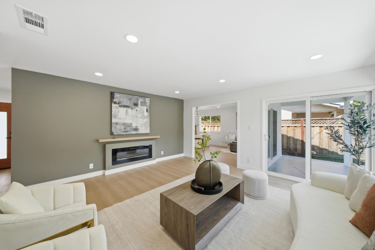 Detail Gallery Image 8 of 45 For 1355 Buchanan Dr, Santa Clara,  CA 95051 - 3 Beds | 2 Baths