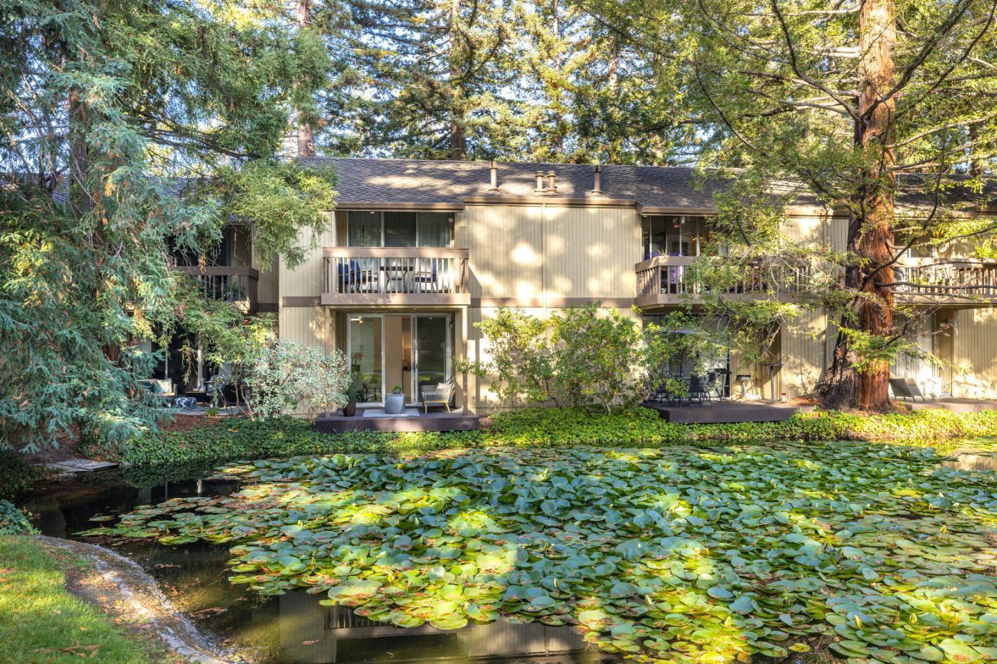 Detail Gallery Image 2 of 20 For 505 Cypress Point Dr #263,  Mountain View,  CA 94043 - 1 Beds | 1 Baths