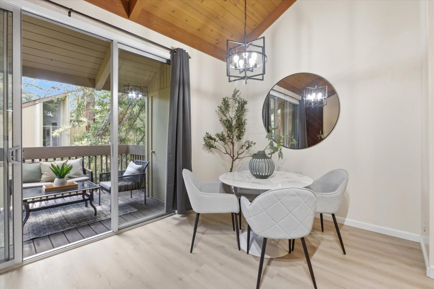 Detail Gallery Image 7 of 20 For 505 Cypress Point Dr #263,  Mountain View,  CA 94043 - 1 Beds | 1 Baths