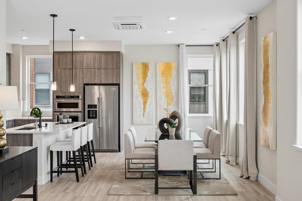 Detail Gallery Image 14 of 58 For 181 Waters Park Cir, San Mateo,  CA 94403 - 4 Beds | 3/1 Baths