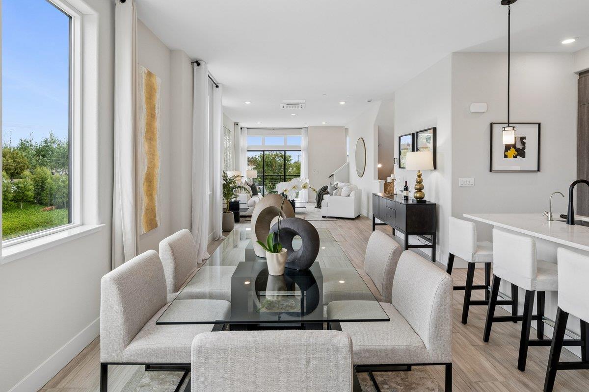 Detail Gallery Image 15 of 58 For 181 Waters Park Cir, San Mateo,  CA 94403 - 4 Beds | 3/1 Baths