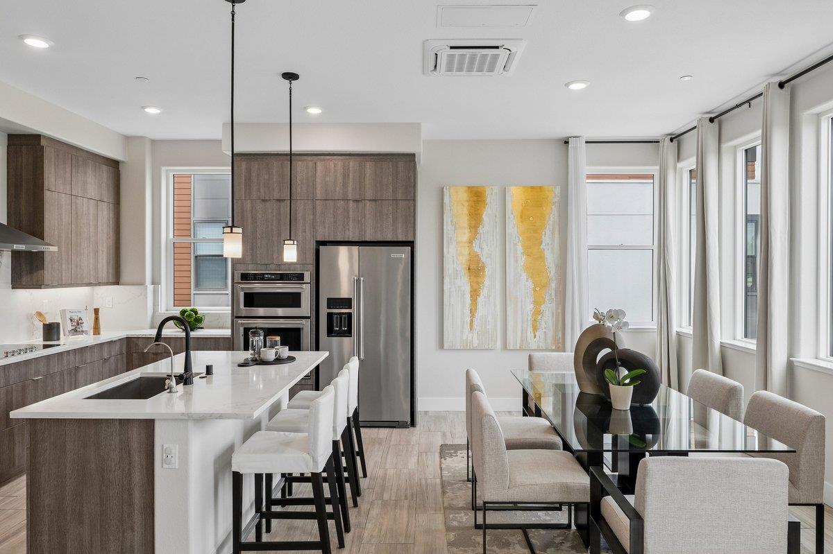 Detail Gallery Image 18 of 58 For 181 Waters Park Cir, San Mateo,  CA 94403 - 4 Beds | 3/1 Baths