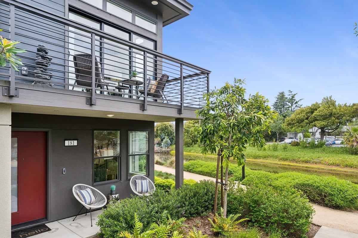 Detail Gallery Image 2 of 58 For 181 Waters Park Cir, San Mateo,  CA 94403 - 4 Beds | 3/1 Baths