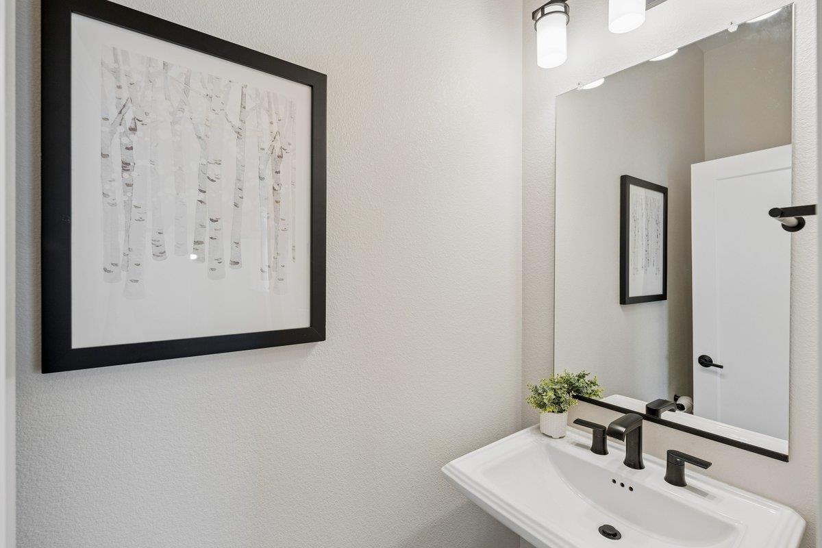 Detail Gallery Image 28 of 58 For 181 Waters Park Cir, San Mateo,  CA 94403 - 4 Beds | 3/1 Baths