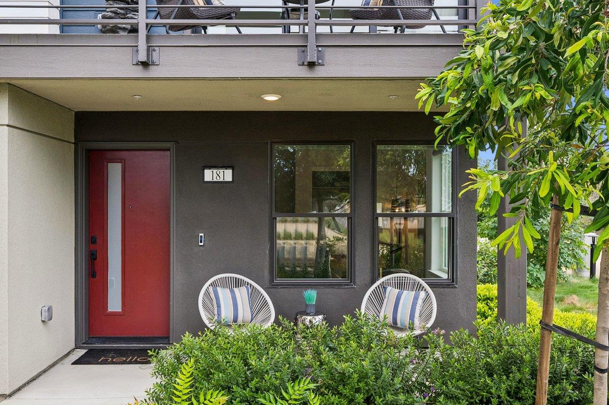 Detail Gallery Image 3 of 58 For 181 Waters Park Cir, San Mateo,  CA 94403 - 4 Beds | 3/1 Baths