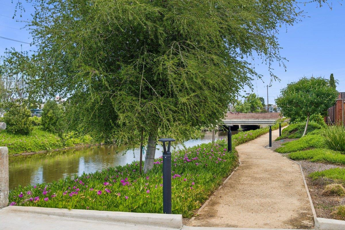 Detail Gallery Image 50 of 58 For 181 Waters Park Cir, San Mateo,  CA 94403 - 4 Beds | 3/1 Baths