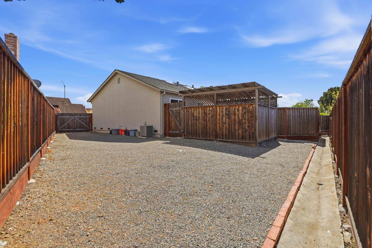 Detail Gallery Image 31 of 36 For 3041 Mauna Loa Ct, San Jose,  CA 95132 - 3 Beds | 2 Baths