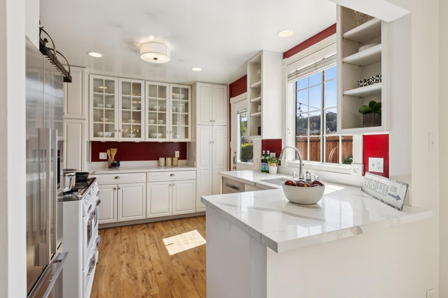 Detail Gallery Image 11 of 30 For 735 Montezuma Dr, Pacifica,  CA 94044 - 3 Beds | 1 Baths