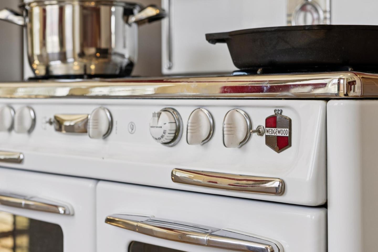 Detail Gallery Image 13 of 30 For 735 Montezuma Dr, Pacifica,  CA 94044 - 3 Beds | 1 Baths