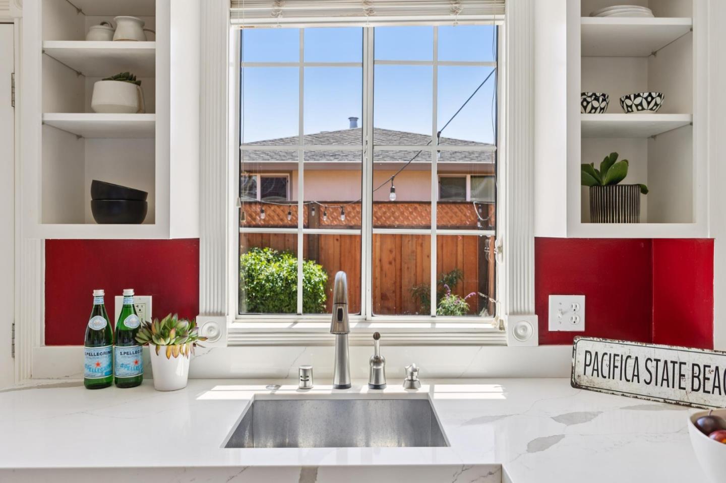 Detail Gallery Image 14 of 30 For 735 Montezuma Dr, Pacifica,  CA 94044 - 3 Beds | 1 Baths