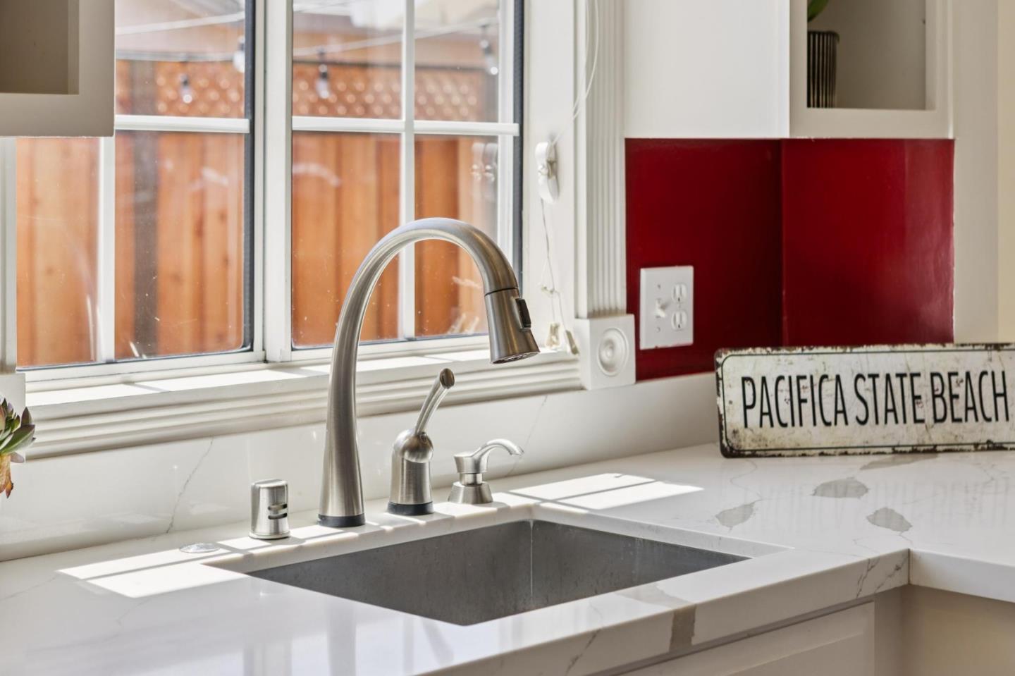 Detail Gallery Image 15 of 30 For 735 Montezuma Dr, Pacifica,  CA 94044 - 3 Beds | 1 Baths