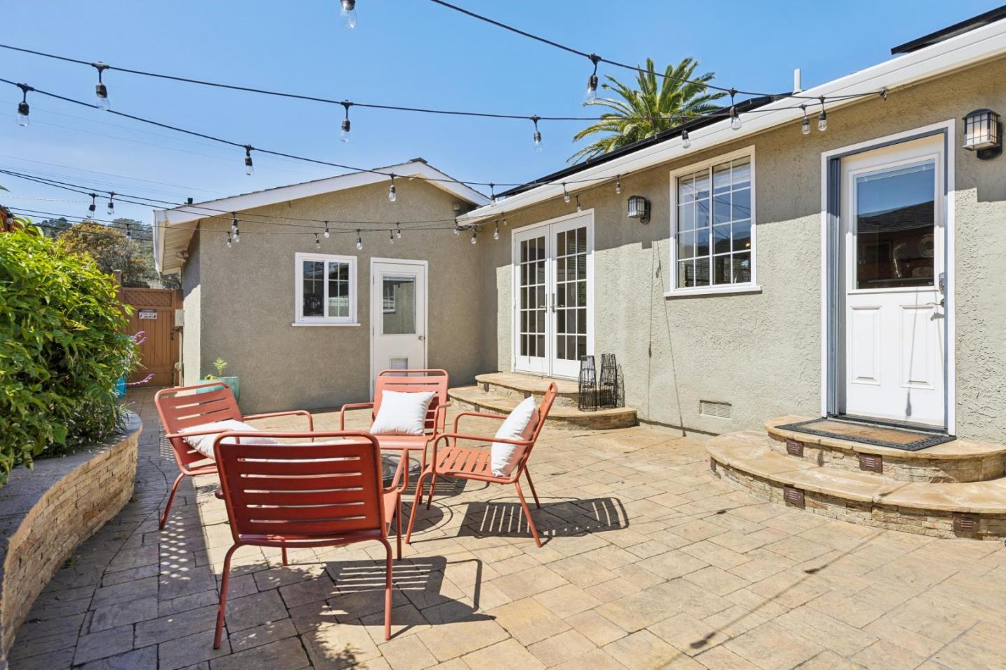 Detail Gallery Image 22 of 30 For 735 Montezuma Dr, Pacifica,  CA 94044 - 3 Beds | 1 Baths