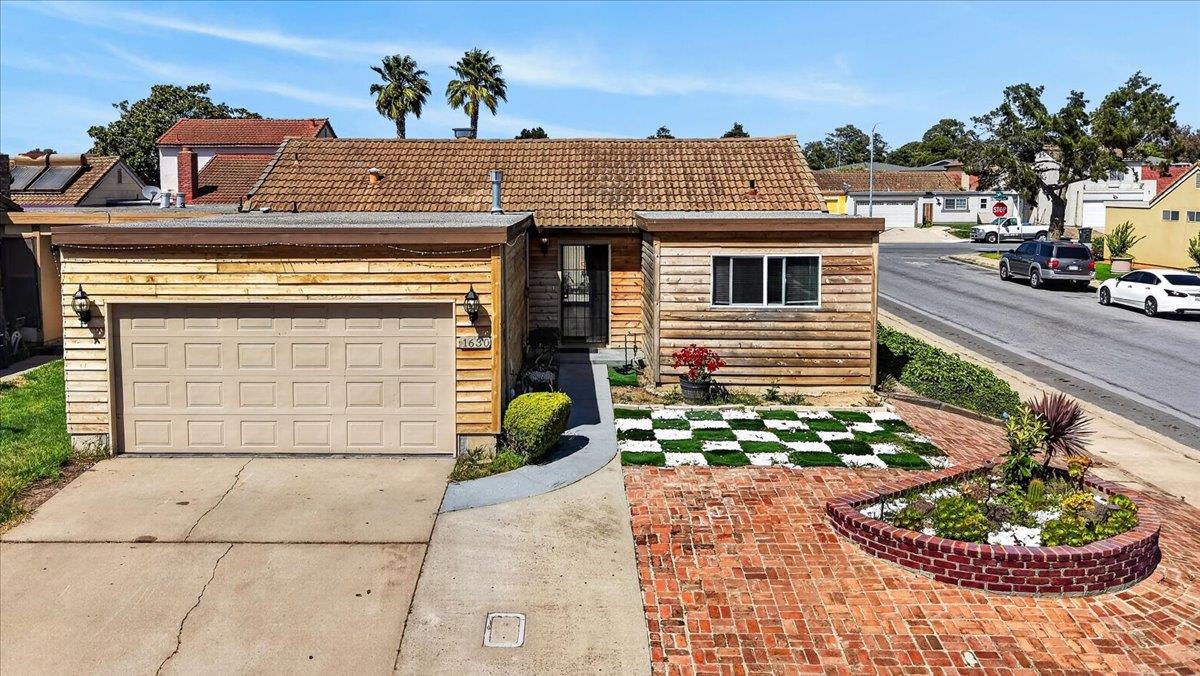 Front Image Thumbnail for ML82043212