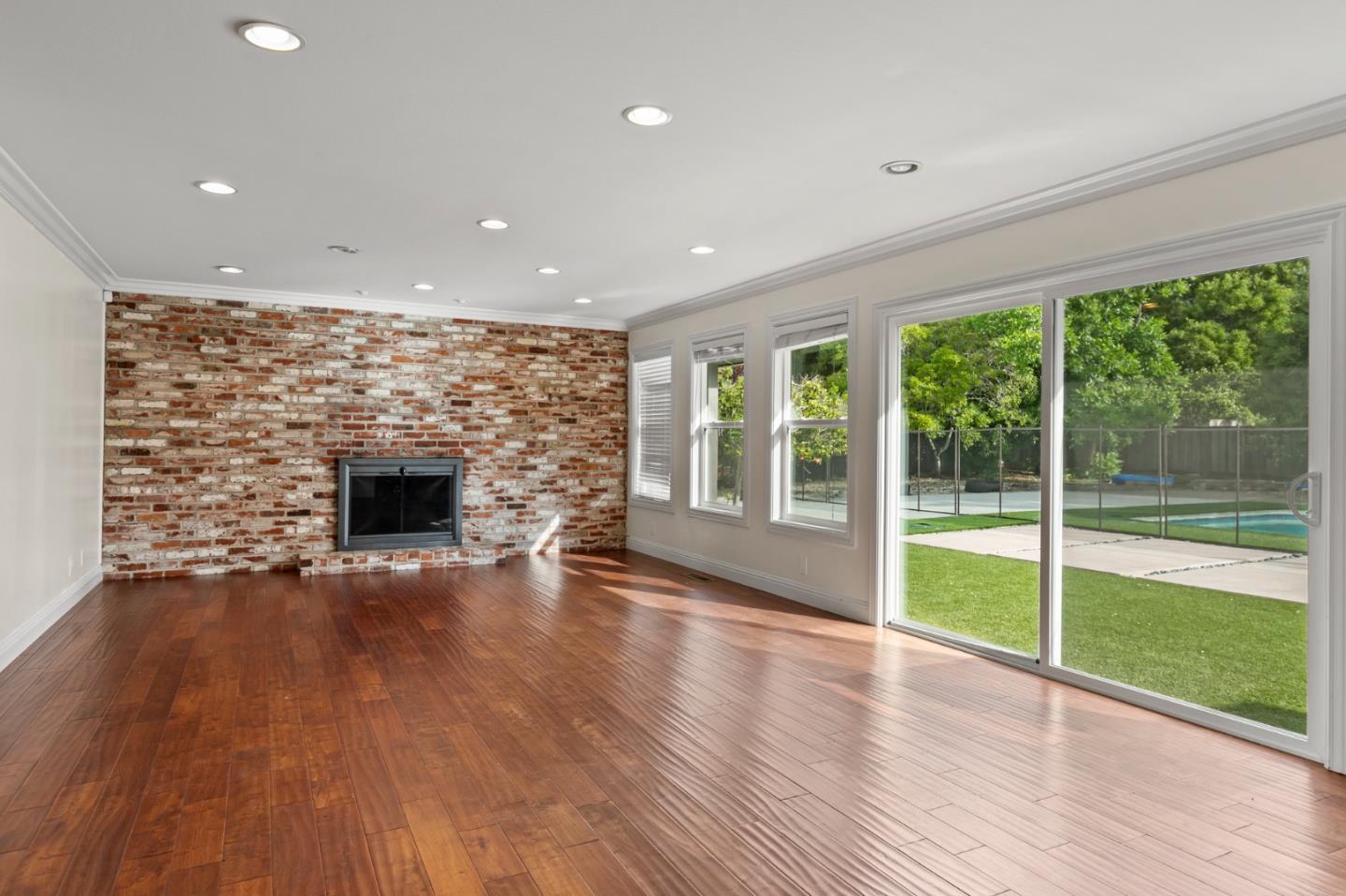 Detail Gallery Image 3 of 11 For 1824 Black Mountain Rd, Hillsborough,  CA 94010 - 3 Beds | 2/1 Baths